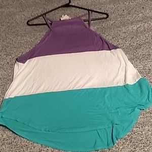 Cute flowy tank top!